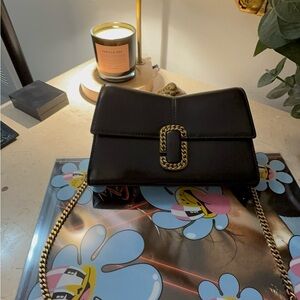 MARC JACOBS
The St. Marc Chain Wallet